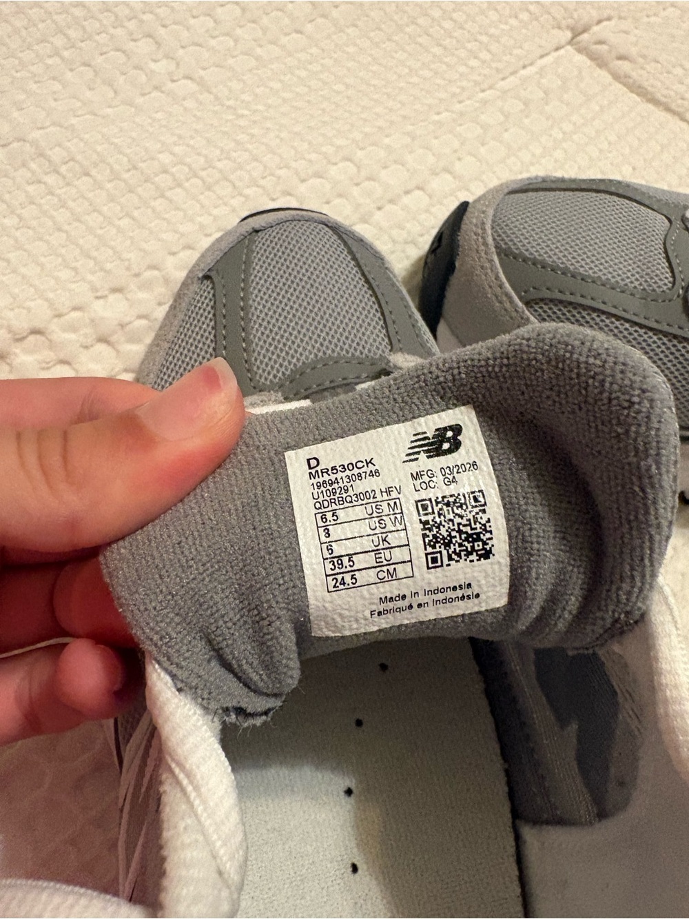 NWOT New Balance Women’s Gray and White Lace-Up Athletic Sneakers - Picture 5 of 5